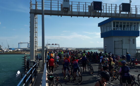 El puente Carranza debería ser para peatones, bicicletas y transporte público El puente Carranza debería ser para peatones, bicicletas y transporte público Verdes Equo Andalucía