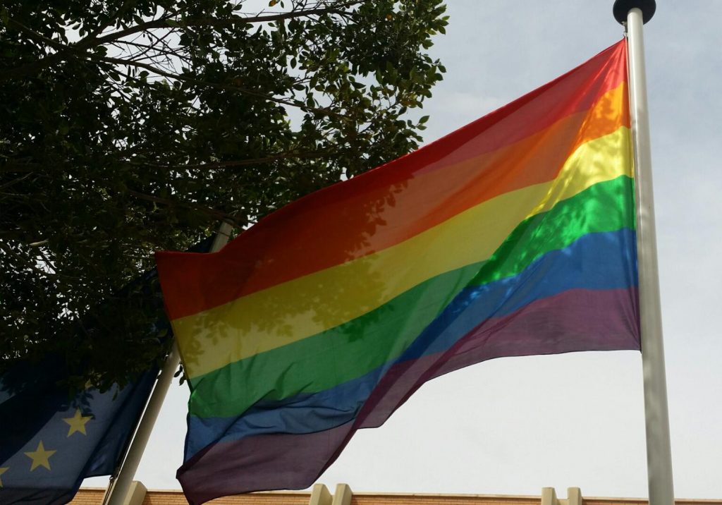 Equo tilda de discriminatoria la actitud del Centro Vecinal de Oliveros por anular la conferencia de la Asociación Almería con Orgullo Verdes Equo Andalucía