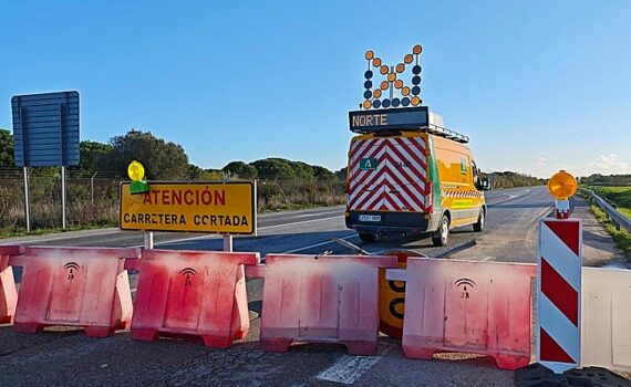 Verdes Equo denuncia el peligro de los vehículos que acceden al camino de Santa Teresa desde la A-2076 Verdes Equo Andalucía