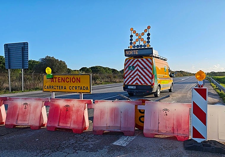 Verdes Equo denuncia el peligro de los vehículos que acceden al camino de Santa Teresa desde la A-2076 Verdes Equo Andalucía
