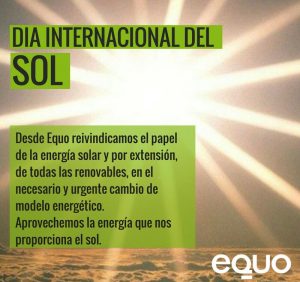 Imagen de fondo del Sol y un texto impreso donde Verdes Equo defiende la energía solar.