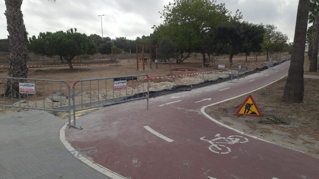 Verdes EQUO Rota recuerda al Ayuntamiento la obligación de cumplir la normativa cuando se realizan obras en el carril bici y propone de nuevo el cambio de ubicación del rastrillo de segunda mano de los domingos Verdes Equo Andalucía