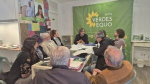 Reunión de la plataforma por el tren Costa Noroeste y la diputada de Sumar, Esther Gil de Reboleño Verdes Equo Andalucía