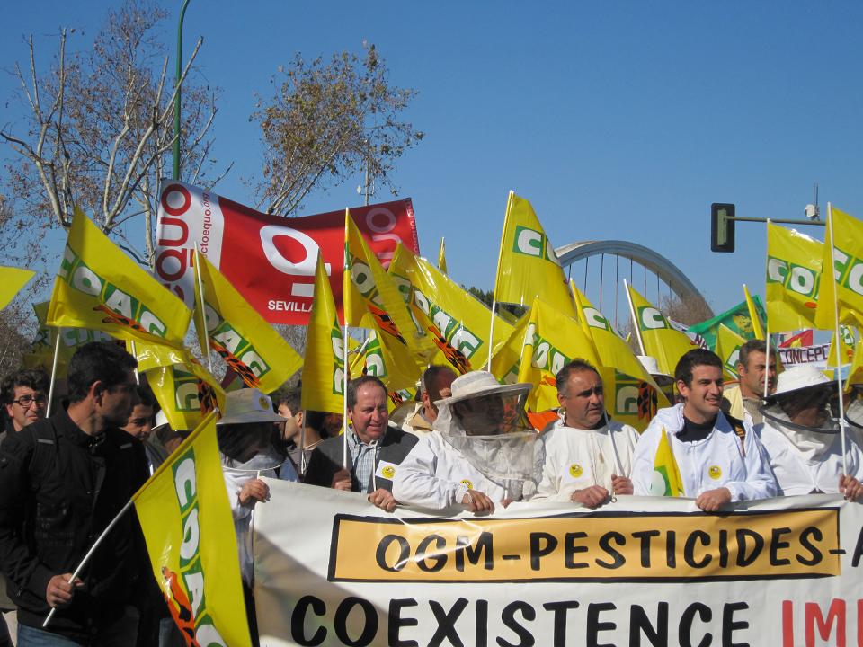 Equo Andalucía acompaña a COAG en su protesta contra los transgénicos Verdes Equo Andalucía