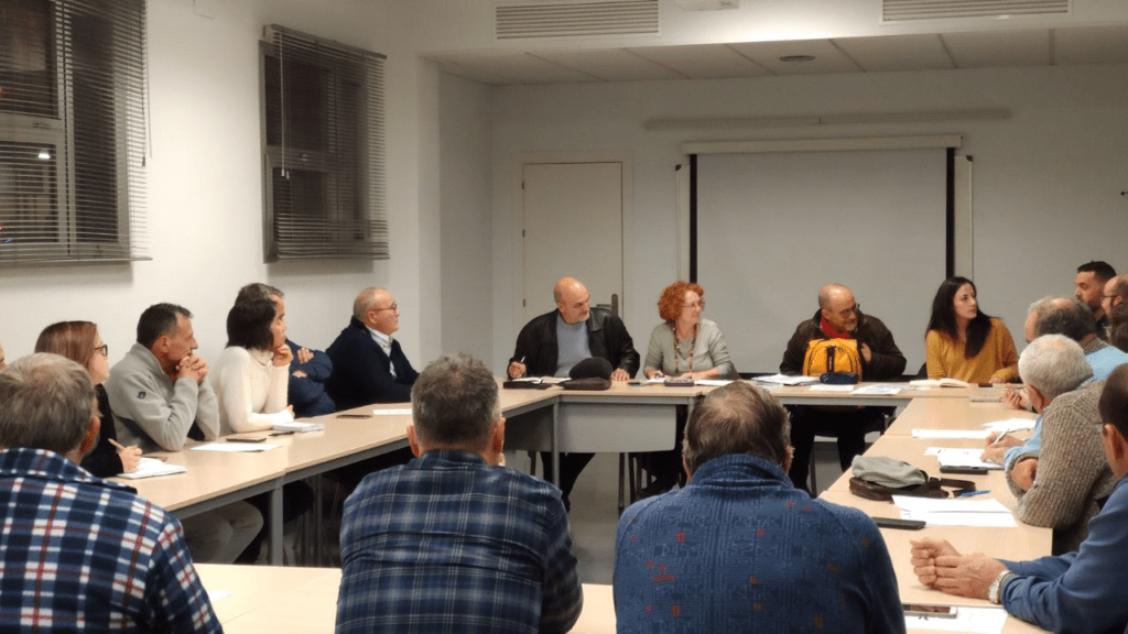 LA NUEVA BASE MILITAR EN CÓRDOBA: UN NUEVO PASO EN LA MILITARIZACIÓN DE ANDALUCÍA LA NUEVA BASE MILITAR EN CÓRDOBA: UN NUEVO PASO EN LA MILITARIZACIÓN DE ANDALUCÍA Verdes Equo Andalucía