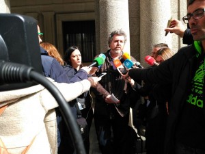 El Rey recibe a EQUO en la ronda de consultas para la investidura Juantxo López de Uralde en Huelva por los fosfoyesos